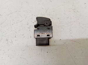 Kia Sorento (2002–2009) Rear side door window switch EKZ - 2