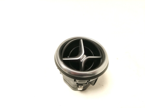 Mercedes Benz A-Class 176 (2012–2018) Dashboard air vent grilles A1768300754 - 5