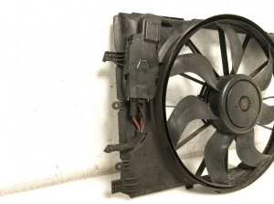 Mercedes Benz A-Class 176 (2012–2018) Dzesēšanas ventilators un tā daļas A2465000064 - 3