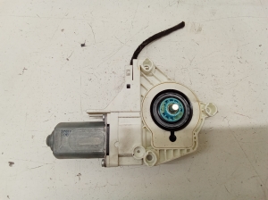 Rear side door window regulator motor - 0536010002