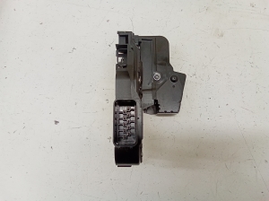 Land Rover Range Rover III (2002–2012) Rear side door lock FQM000158 - 2