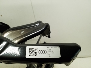 AUDI A4 B9 (2015–2026) Traverse de tableau de bord 8W1857017D - 2