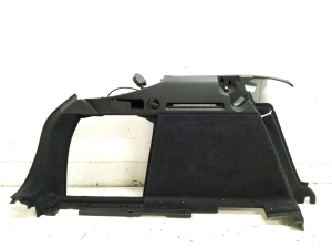   Panneau de garniture latérale du coffre  - 8W9863879K 
