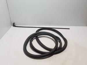 Front door rubber seal - SU001A6021