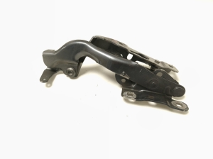 Mercedes Benz A-Class 176 (2012–2018) Hood hinge A1768800428 - 5