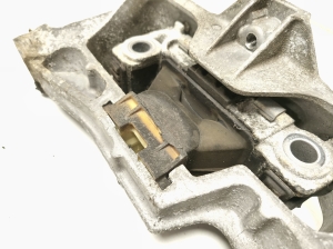 Mercedes Benz A-Class 176 (2012–2018) Motorlager A2462401817 - 5