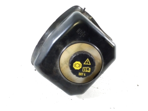 AUDI A4 B9 (2015–2026) Brake master cylinder 8W0611021 - 3