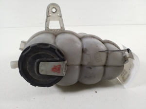 AUDI A4 B9 (2015–2026) Ausgleichsbehälter 8W0121405G - 2