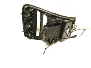 Mercedes Benz C-Class 205 (2014–2021) Keskkonsool A2056803805 - 11