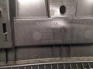 VOLVO XC40 (2017–2026) Storage box under the hood 32239221 - 2