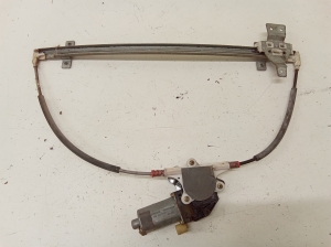 NISSAN Terrano R20 (1996–2007) Priekšējo durvju logu pacēlājs 0130821721 - 3