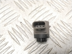 Tesla Model Y Y (2020–2026) Parkimisandur taga 252500101D - 2