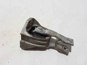 Engine mount - 32324622