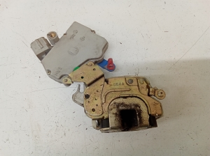 NISSAN Terrano R20 (1996–2007) Front door lock 064A - 3