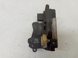 Opel Vectra C (2002–2008) Front door lock 24447342 - 2
