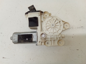 Fensterhebermotor vorne - 9178987