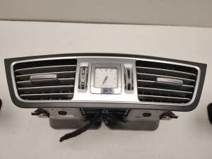 Mercedes Benz E-Class W207 (2009–2017) Dashboard air vent grilles A2078300000 - 6