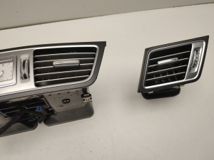 Mercedes Benz E-Class W207 (2009–2017) Dashboard air vent grilles A2078300000 - 8