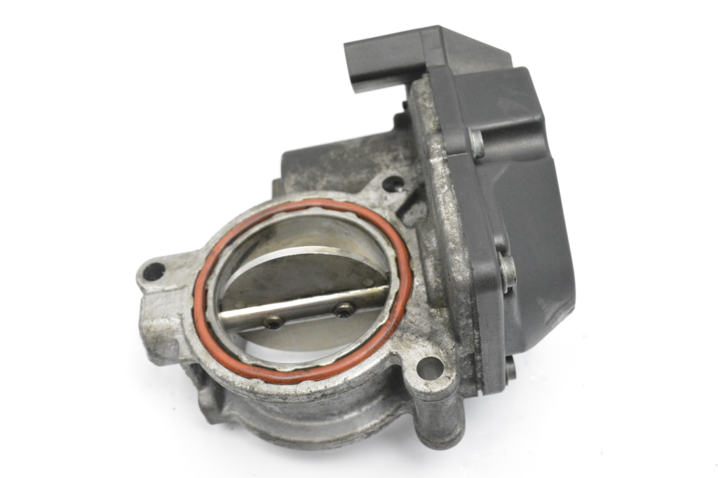 Used AUDI Q7 Accelerator valve 057128063d