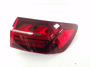AUDI A4 B9 (2015–2026) Feu arrière d’angle 8W9945092AA