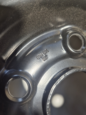 Volkswagen Taos I (2021–2026) Rezerves ritenis 5QM601027 - 2
