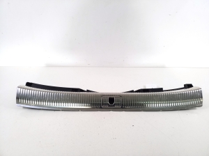 AUDI A4 B9 (2015–2026) Protection intérieure de seuil de coffre 8W9864513