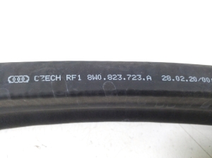 AUDI A4 B9 (2015–2026) Joint d’étanchéité du capot 8W0823723A - 2