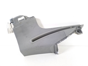 Garniture du montant arrière - 8W9867246F