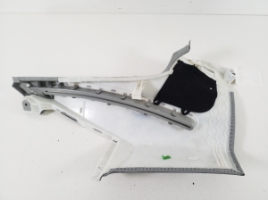 AUDI A4 B9 (2015–2026) Garniture du montant arrière 8W9867246F - 3