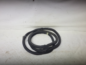 Tagumise küljeukse tihend uksel - 5G6867914