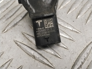Tesla Model Y Y (2020–2026) Parksensor hinten 252500201D - 3