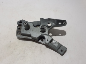 VOLVO XC60 (2017–2026) Front fender bracket 32288928 - 4