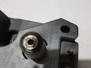 VOLVO XC60 (2017–2026) Front fender bracket 32288929 - 3