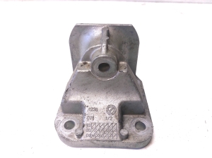 Engine bracket - A236071