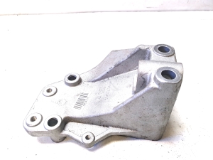 Engine bracket - 504322004