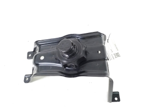   Fixation de roue de secours  - 8W0802715B 