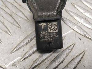 Tesla Model Y Y (2020–2026) Parksensor hinten 252500201D - 2