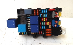 Interior fuse box - 252362283B