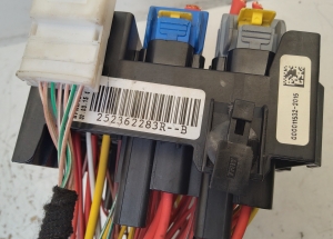 RENAULT Espace V (2014–2026) Interior fuse box 252362283B - 3