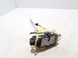 VOLVO XC60 (2017–2026) Tagumise külgukse lukk 32131411 - 3