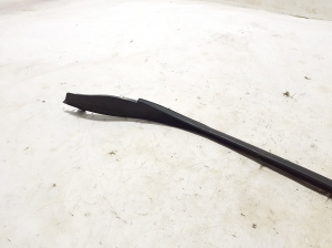 VOLVO XC60 (2017–2026) Windshield pillar outer molding 32216113 - 4