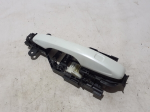 VOLVO XC60 (2017–2026) Front door external opening handle and its details - 2