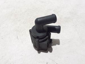 VOLVO XC60 (2017–2026) Auxiliary water pump 32324816 - 2