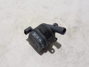 VOLVO XC60 (2017–2026) Auxiliary water pump 32222255 - 3