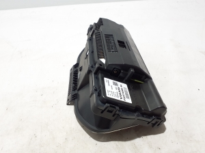VOLVO XC60 (2017–2026) Instrument cluster 32374506 - 3
