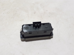 VOLVO XC60 (2017–2026) Trunk opening switch 31481438 - 3