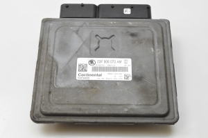 Calculateur moteur - 03F906070AM