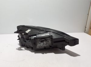VOLVO XC60 (2017–2026) Esituli 32133544 - 3