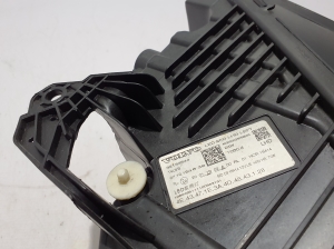 VOLVO XC60 (2017–2026) Esituli 32133544 - 4