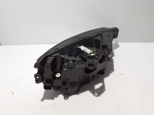 VOLVO XC60 (2017–2026) Esituli 32133544 - 9